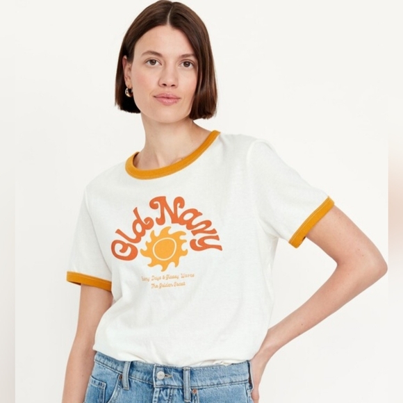 Old Navy Tops - NWT WOMEN'S OLD NAVY WHITE & YELLOW GRAPHIC RELAXED FIT TEE SIZE LARGE 💛